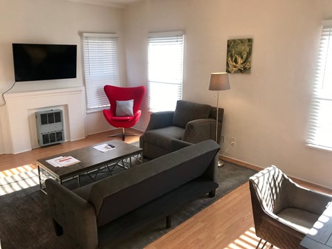 137-145 S. Elm Dr Studio-1 Bed Apartment, Furnished for Rent - Photo Gallery 4
